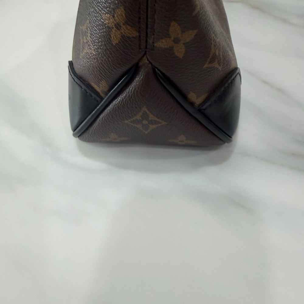 Louis Vuitton Boulogne Monogram Shoulder Bag w/Chain and Adjustable Black Strap - Picture 3 of 16